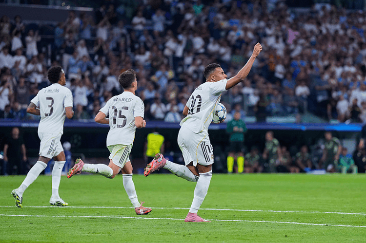 皇马2-1逆转马赛 姆巴佩点球双响