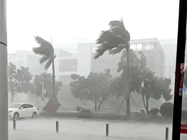 东莞狂风暴雨!