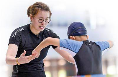 傅园慧：从“洪荒少女”到浙江大学游泳教练的华丽转身