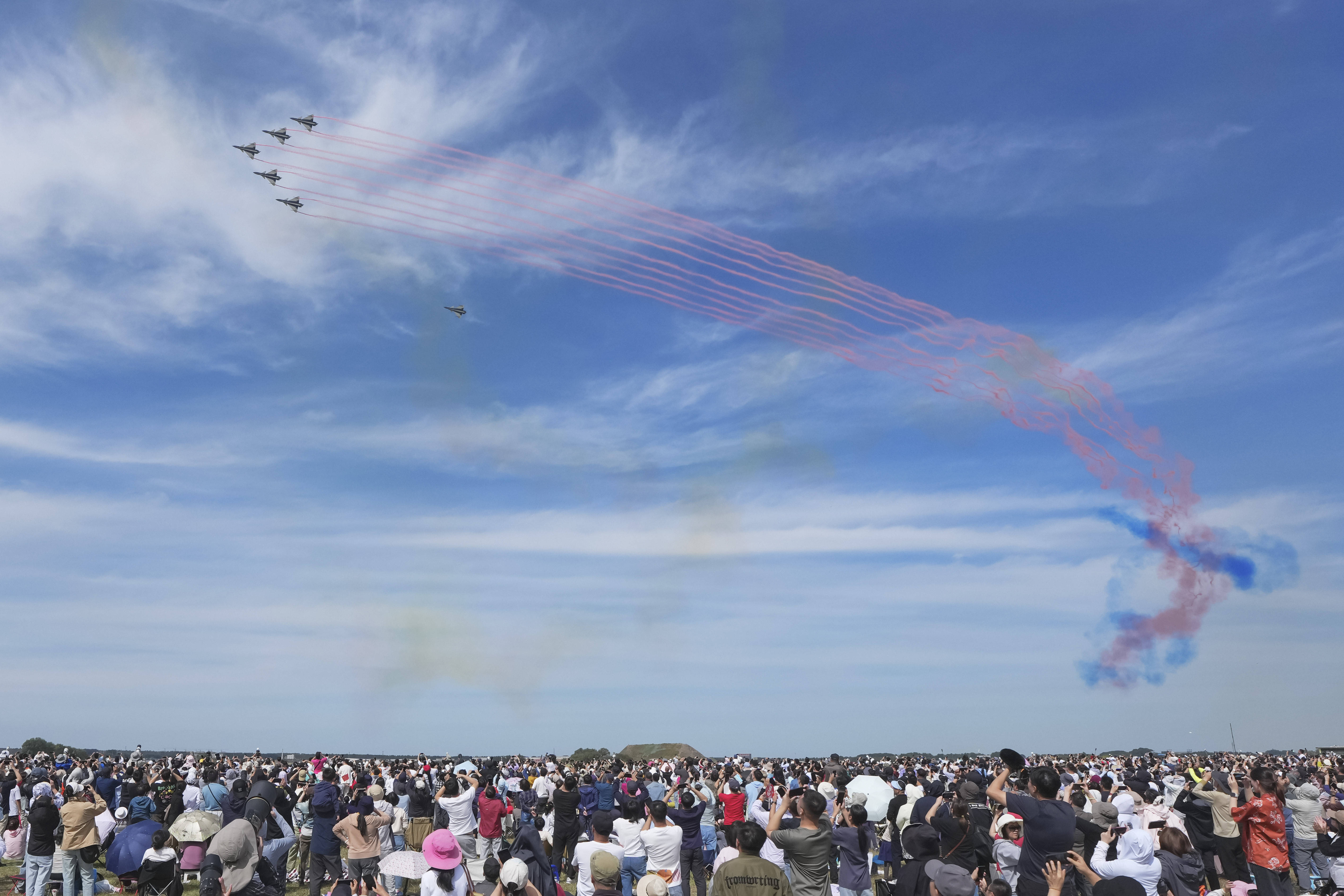 新华全媒+丨2025年空军航空开放活动和长春航空展开幕