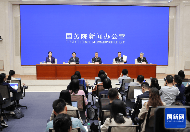 新疆维吾尔自治区常务副主席陈伟俊回应美国无理制裁：如果说强迫，是美国在搞“强迫失业”