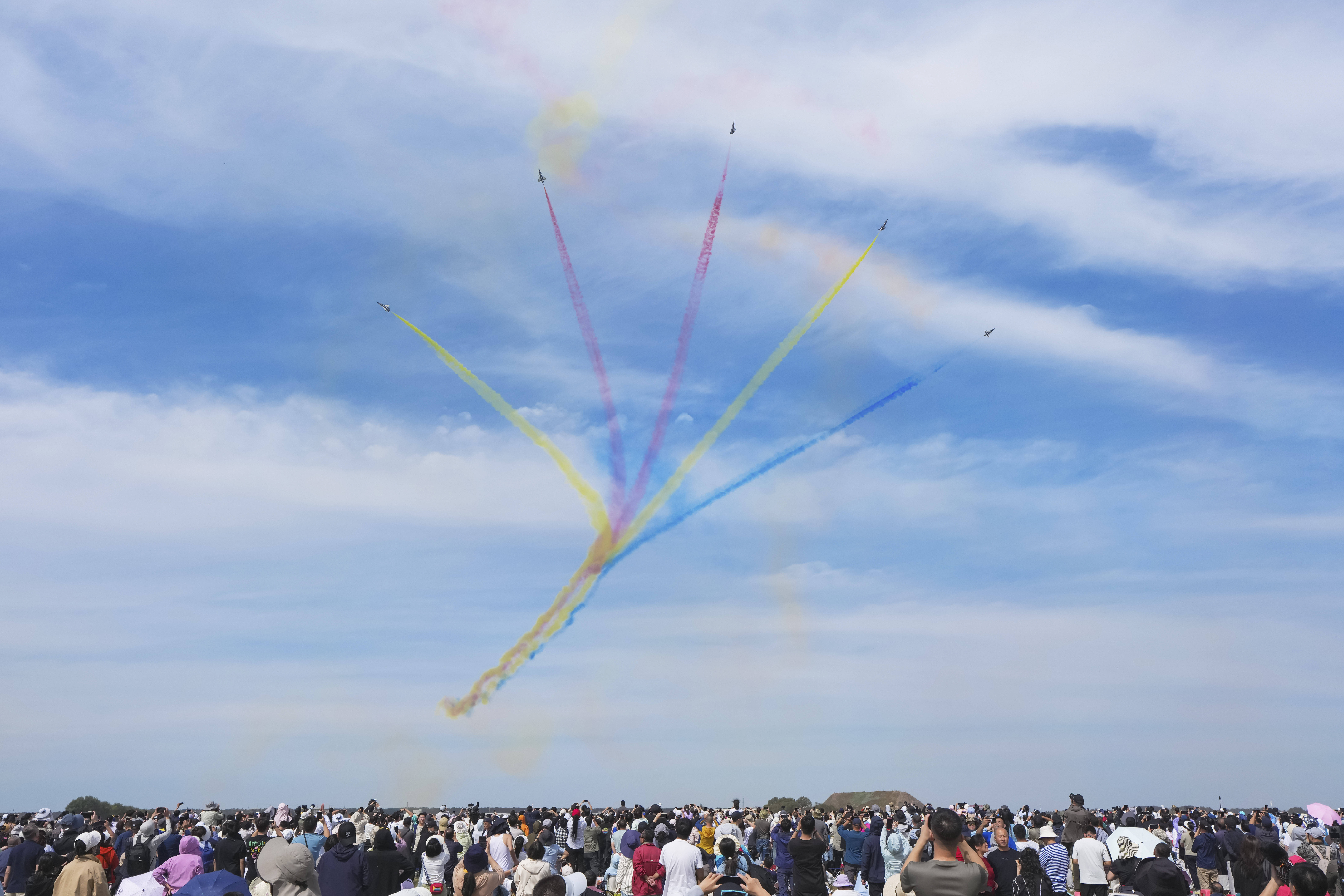新华全媒+丨2025年空军航空开放活动和长春航空展开幕