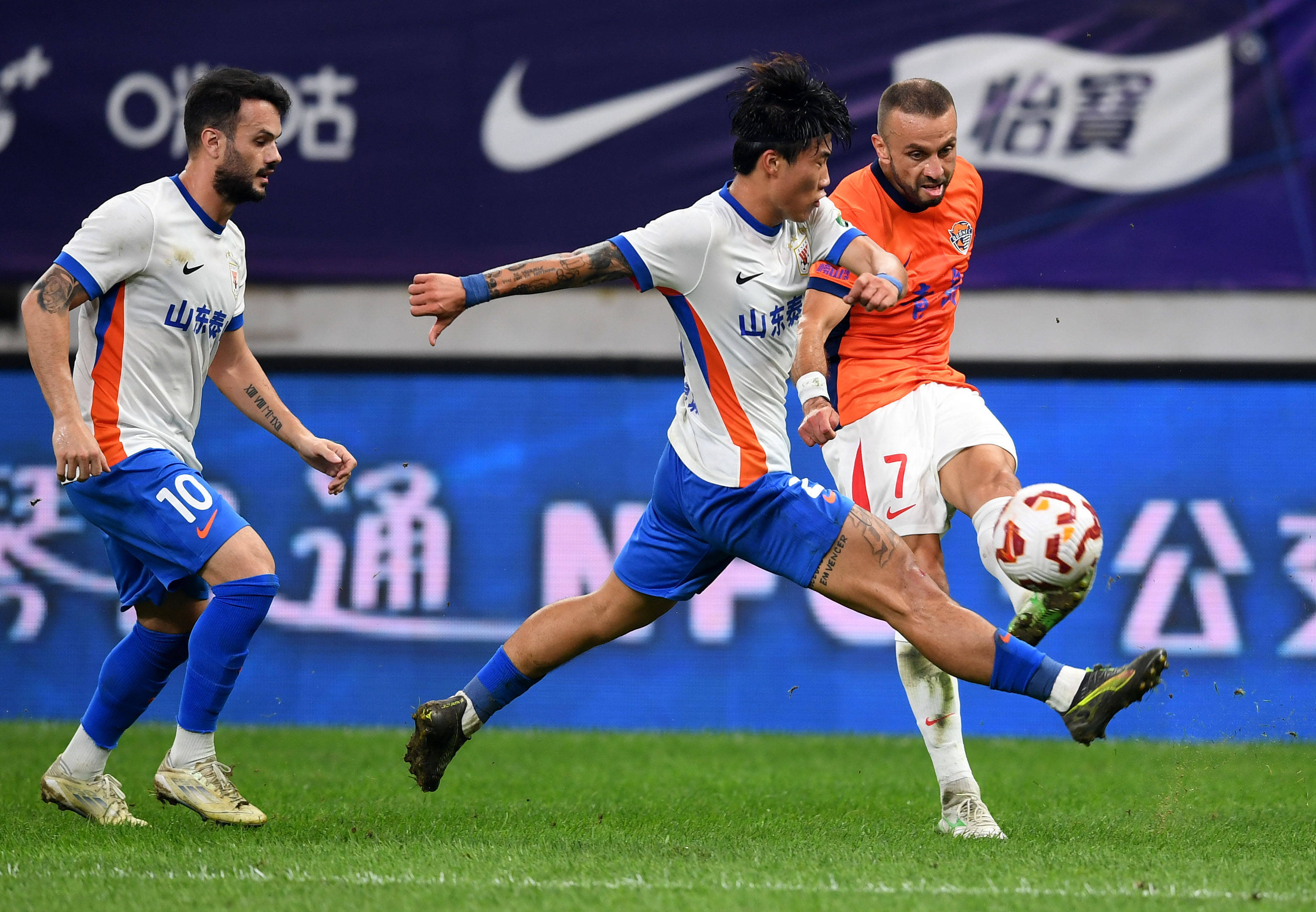 —中超:青岛海牛平山东泰山
