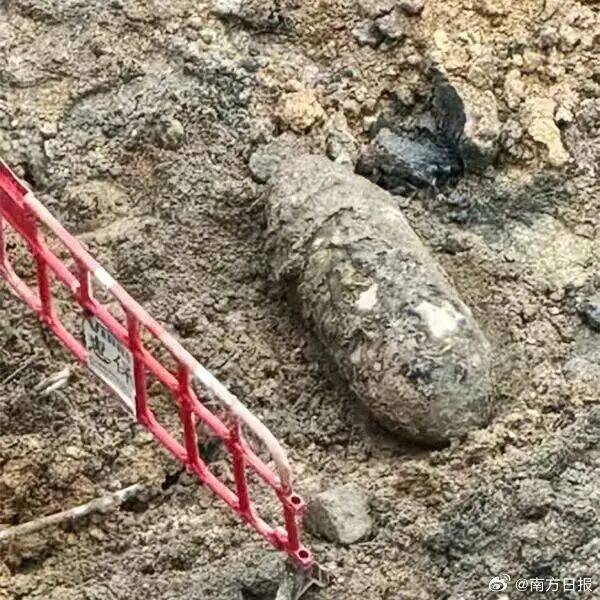 香港闹市发现战时炸弹，6000人紧急疏散，警方通报：内有500磅高性能TNT炸药，外壳完整无缺