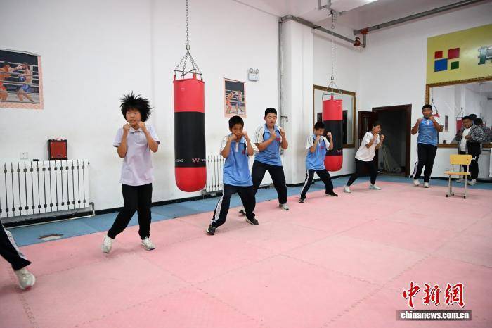科尔沁少年拳击手：以拳为翼，向光突围