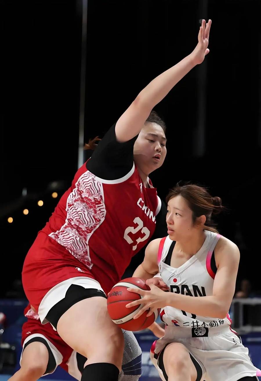 张子宇还只是个潜力股，中国女篮主帅宫鲁鸣要不要考虑一下刘禹彤？