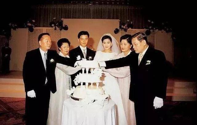 儿子的抚养权自然归她.和李在镕这个甩手掌柜一般的父亲不一样,李富真