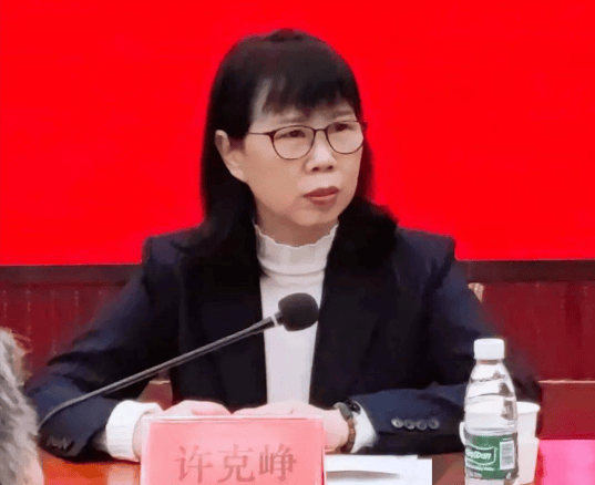 海南两名女干部同日通报被处理：一人任上落马，一人“不重视家风建设”
