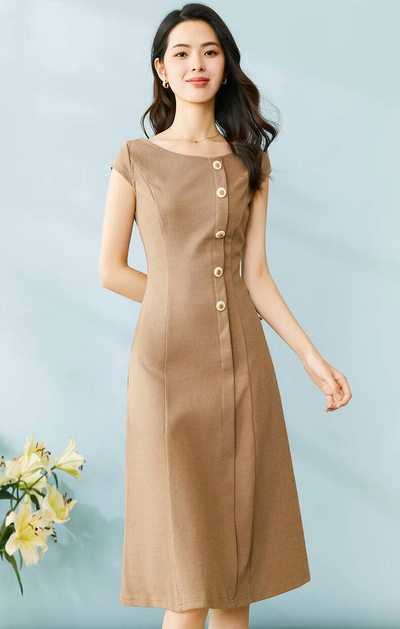 如果你也喜欢淑女风连衣裙,那么这条可以参考一下,或许能够让你轻松