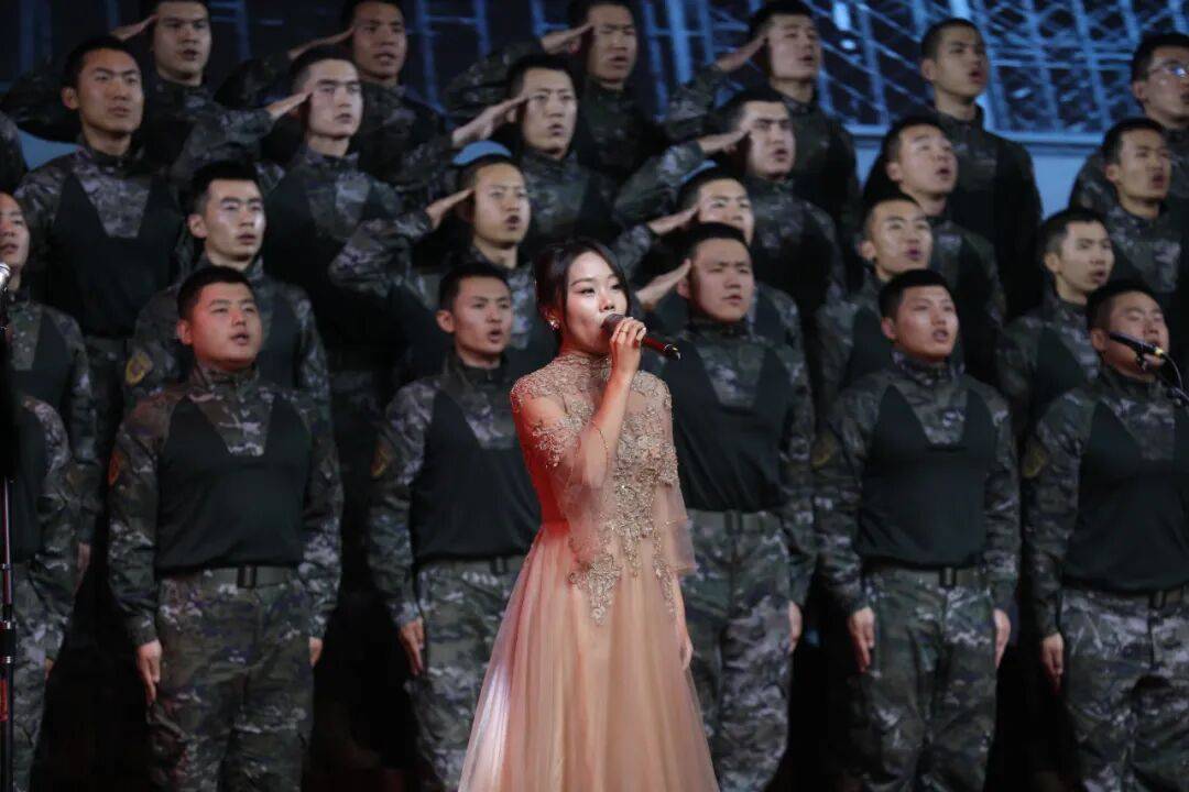 欢度国庆丨引吭高歌，赞颂伟大祖国