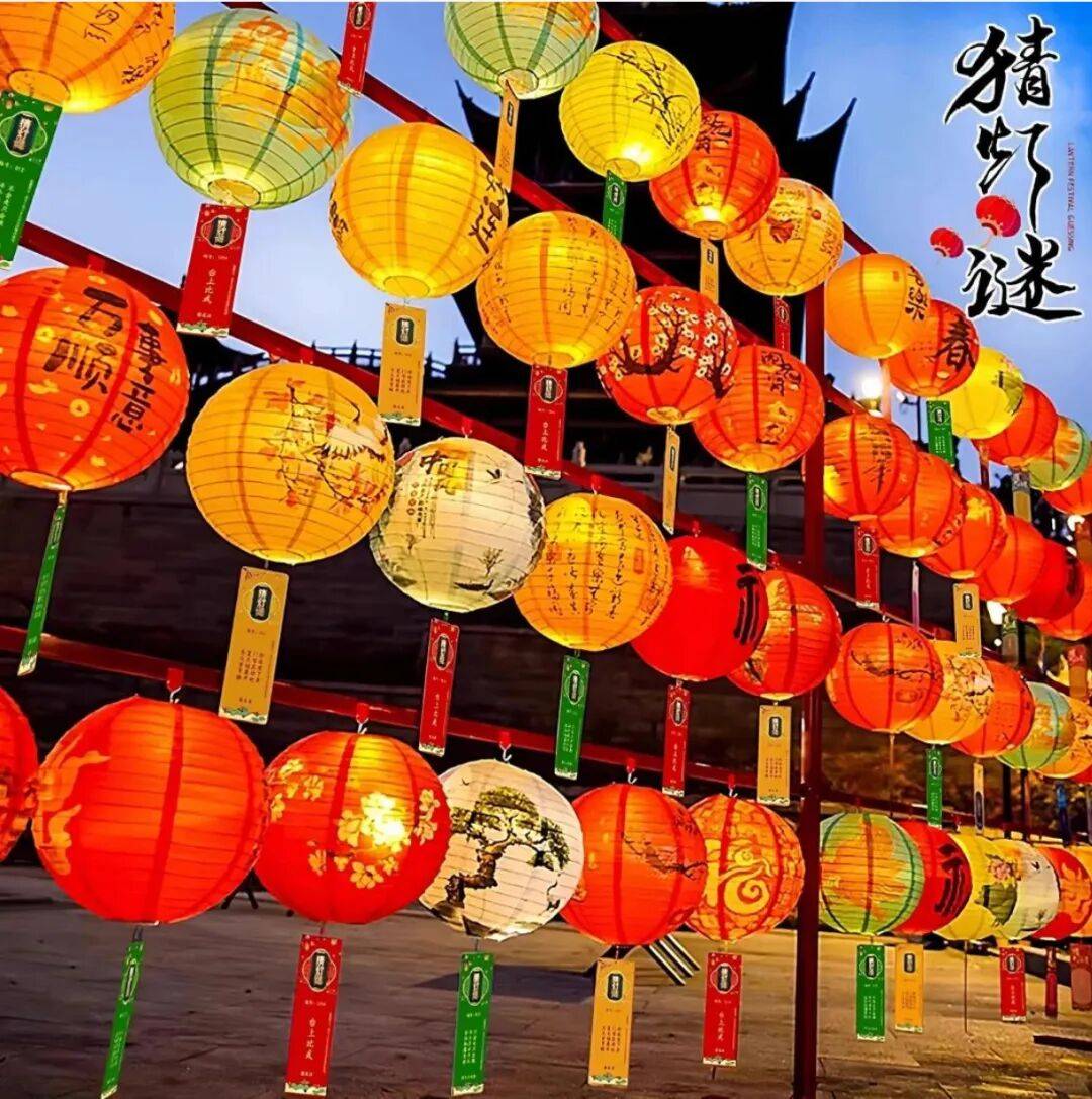 无人机表演烟花秀打铁花