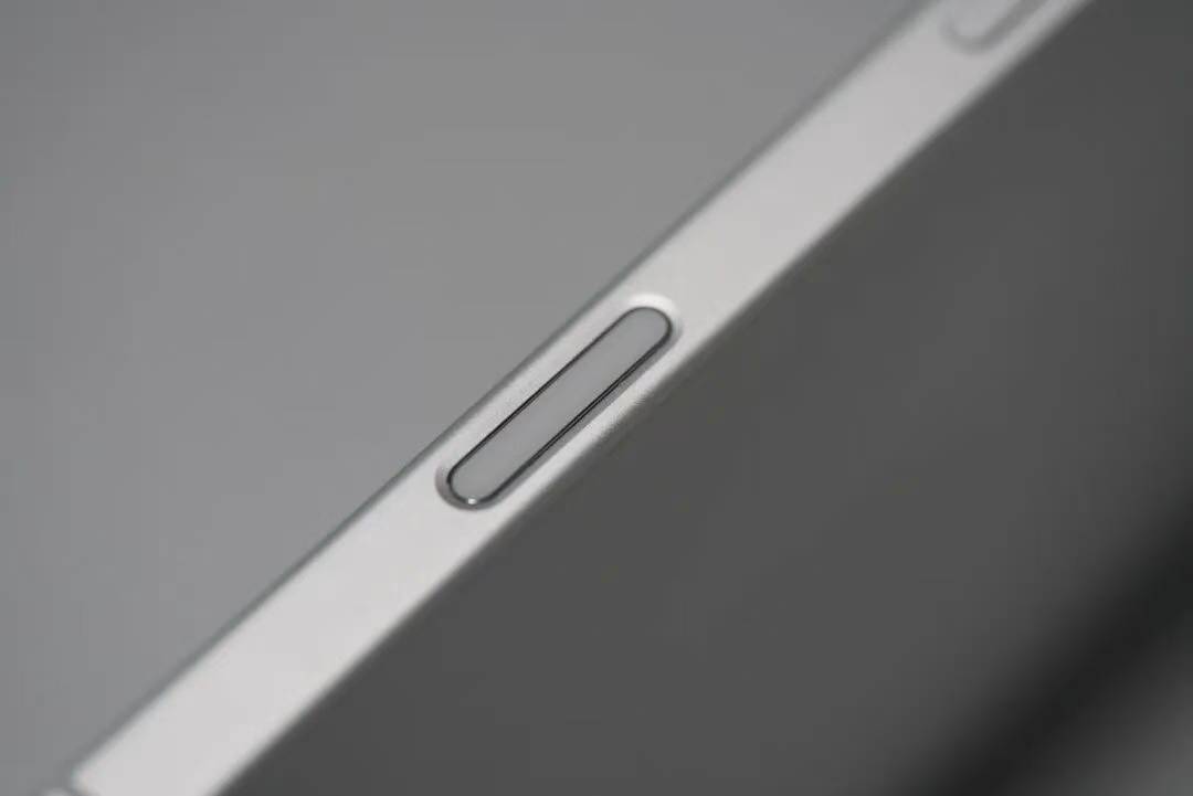闲鱼惊现美版iPhone 17 Air！价格便宜了，但谁会买？