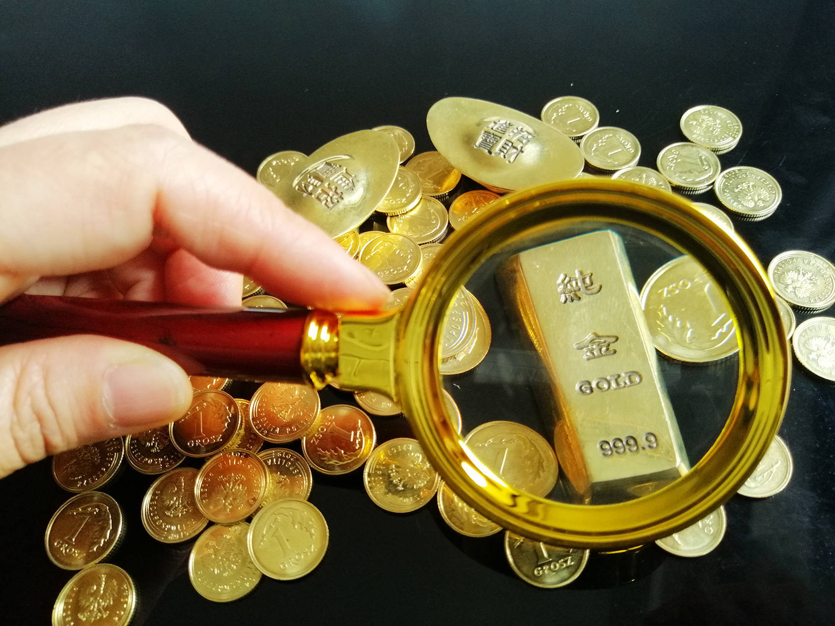国际金价突破4000美元！今年已涨超50%，上涨背后有哪些原因，后续走势如何？专家解读