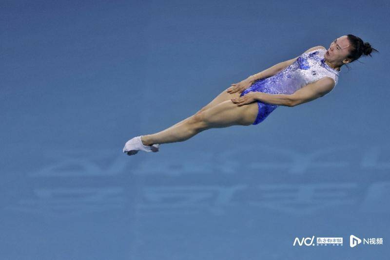 多图直击十五运会蹦床项目开赛,广州体育馆上演"空中芭蕾"