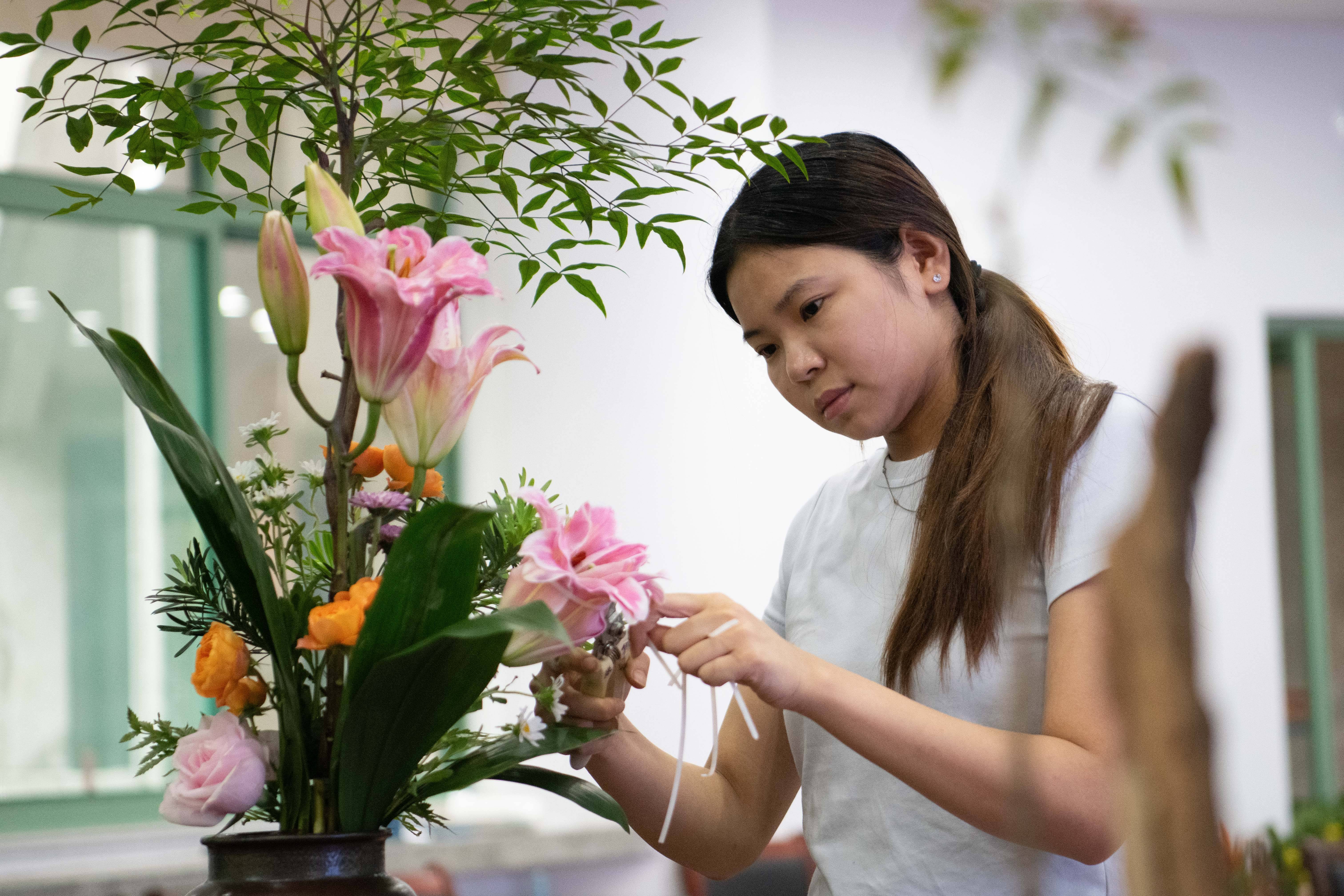 匠心守艺 传承徽派插花艺术