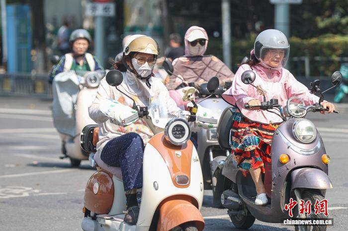 江西南昌：“秋老虎”持续 高温日全年天数破纪录