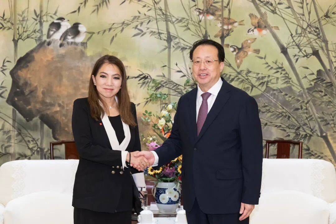 越是国际形势复杂多变时，越要加强国际合作！龚正会见来沪参加上海市市长国际企业家咨询会议的企业家代表