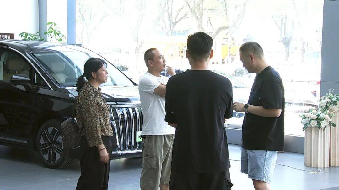 浙江一男子付全款购车却提不了车？4S店：未收到车款不予提车，销售经理被抓了；律师：4S店应当向消费者交付车辆