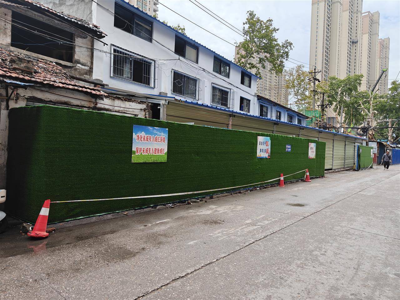 极目帮办丨硚口汉西巷门面外扩金年会- 金年会体育- 官网APP居民反映强烈社区：立即拆除