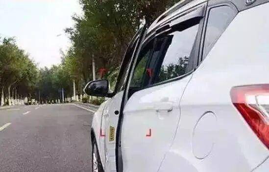 别以为只是乘客的事！“开门杀”司机也要担责