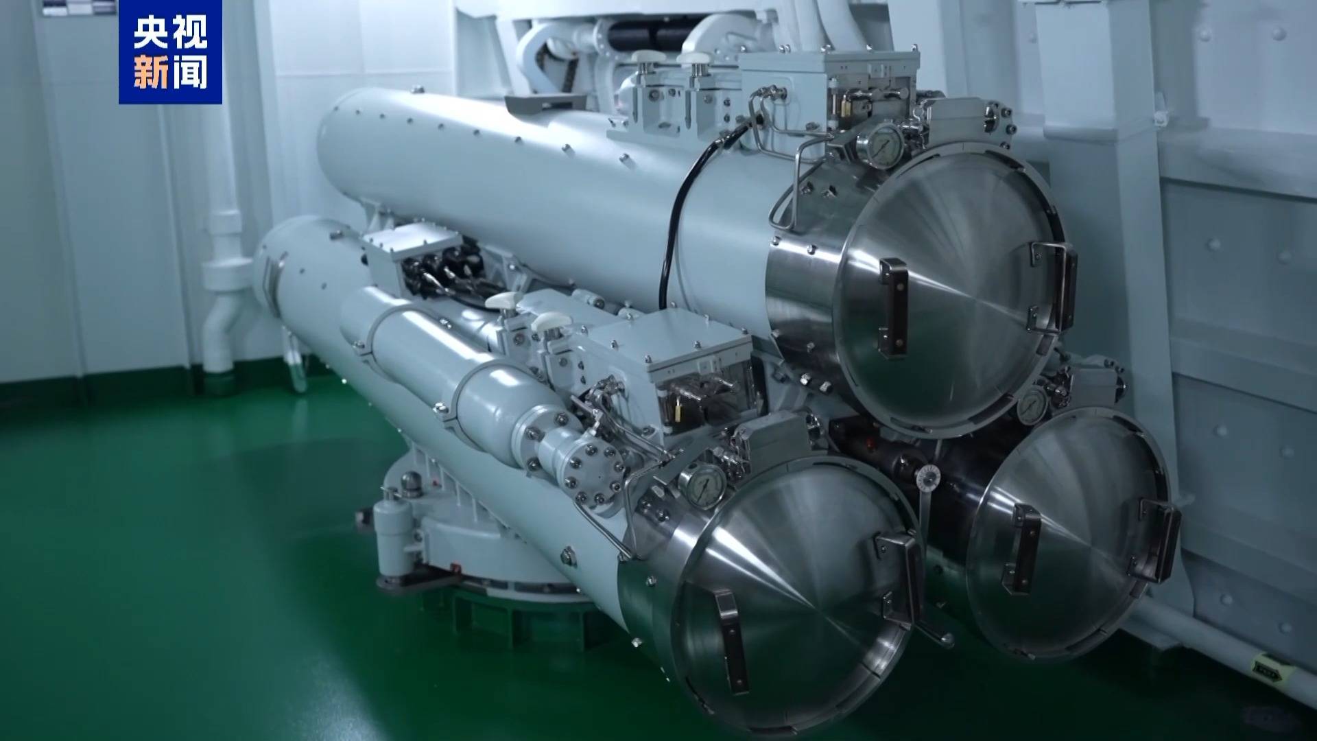 专治“火力不足恐惧症” 052D型驱逐舰的武器有多强？