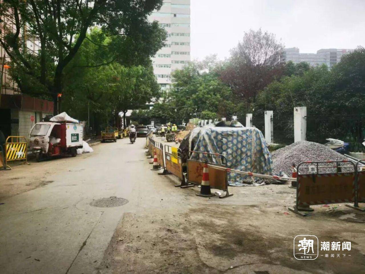 市中心一小区业主惊讶发现：走了20多年的“内部道路”竟是市政道路