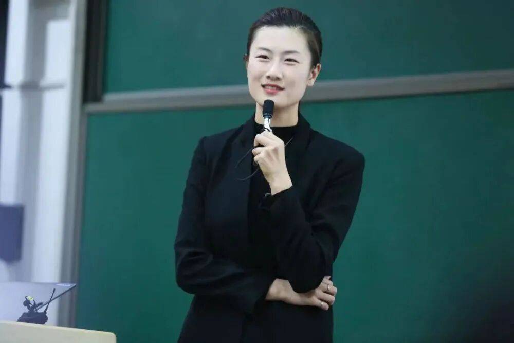 “00后”对出莫言上联，获奖10万！
