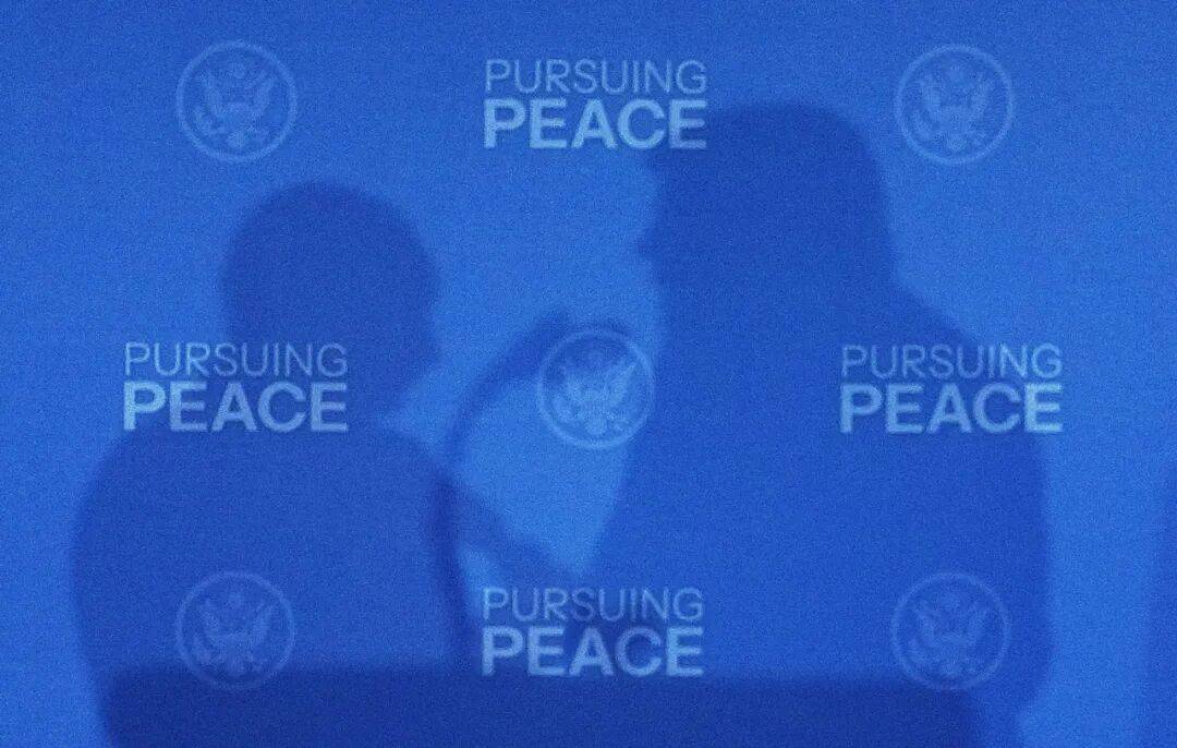 特朗普与普京会晤计划为何“急踩刹车”？ -华闻时空