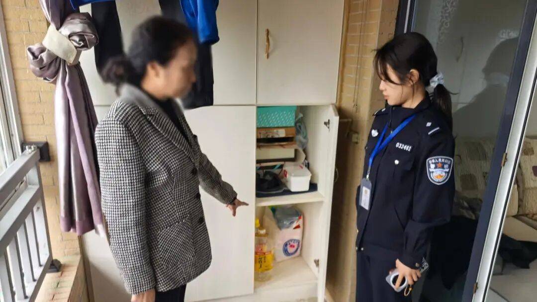 刘先生报案,对方称自己存放在家中两个油罐中的4000余元零钱不翼而飞