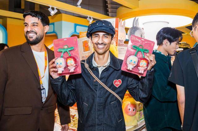 泡泡玛特全球首家24小时门店落户多哈机场