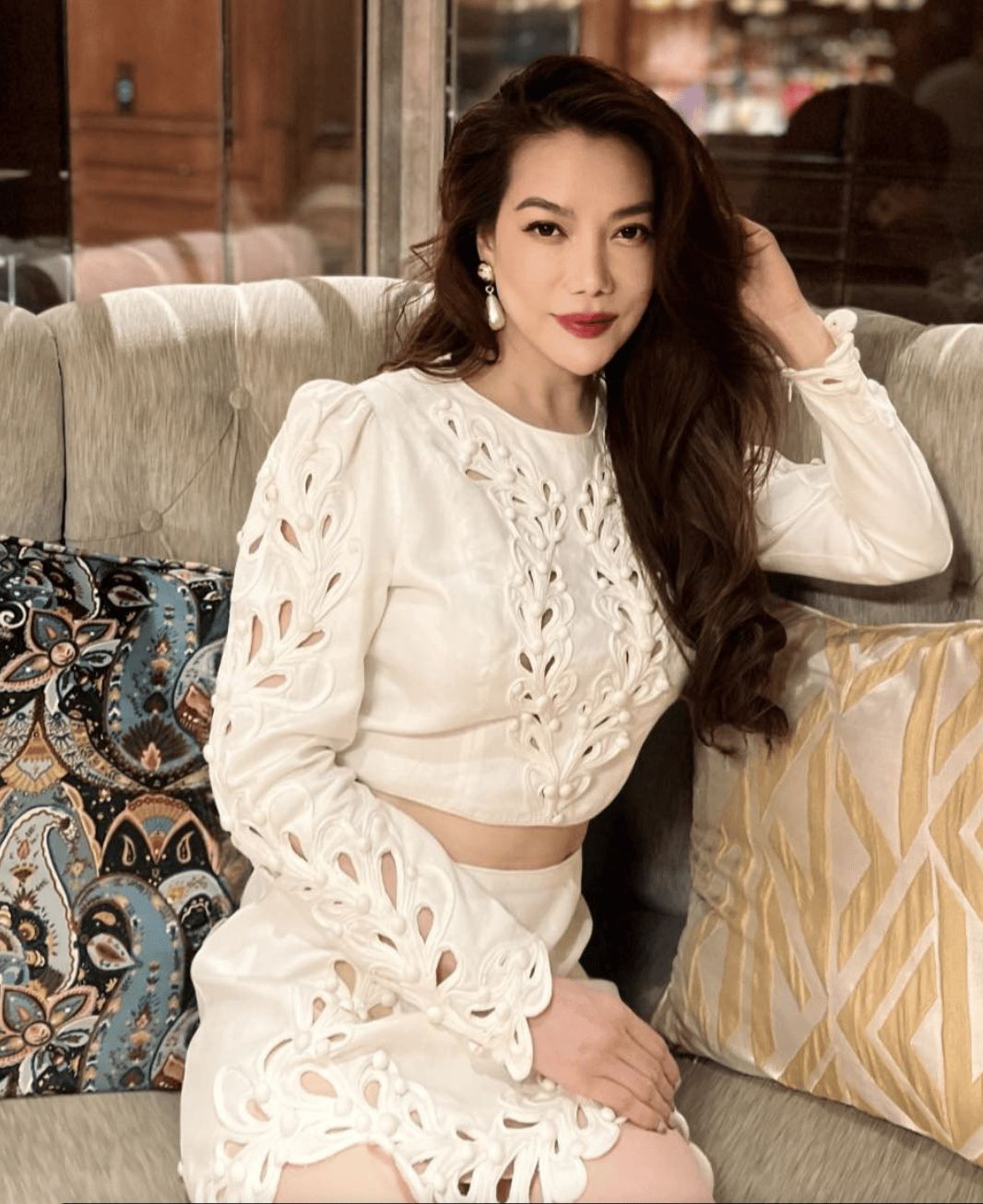 知名女演员涉嫌挪用数千两黄金被警方逮捕；曾获“金杏奖”影后、“亚洲女明星奖” -华闻时空