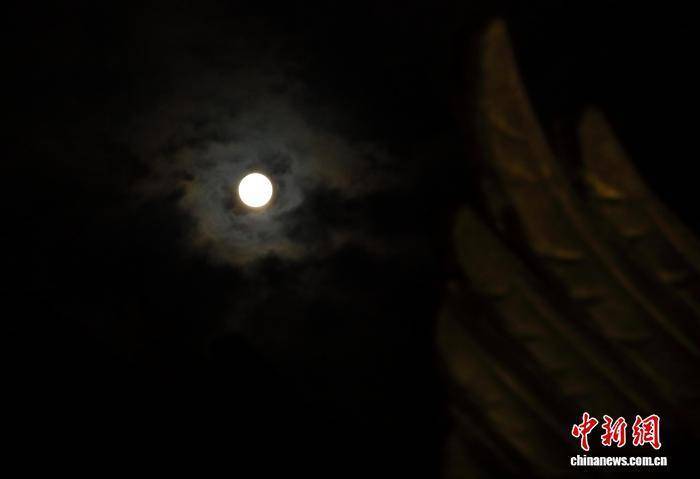 “超级月亮”刷屏 它是如何形成的?