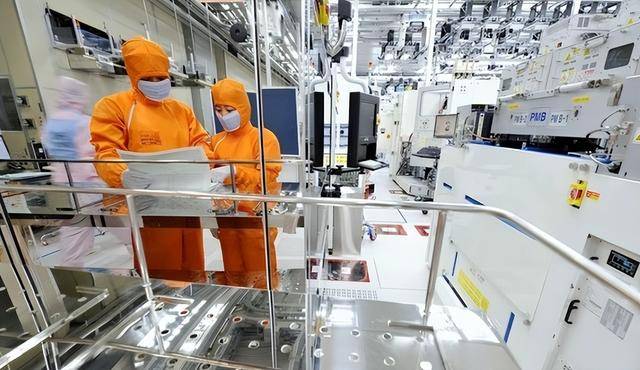 原创 15小时亏损百亿,订单暴跌9%!跨境电商为何集体倒戈中国平台?