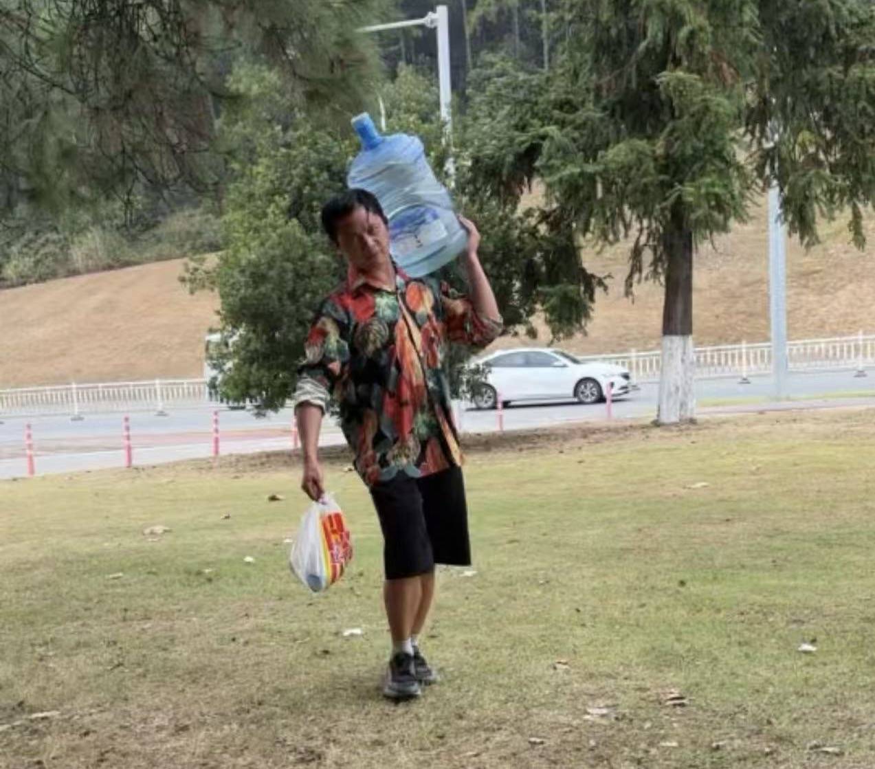 图片[9]-鸡排哥爆火之后 -华闻时空