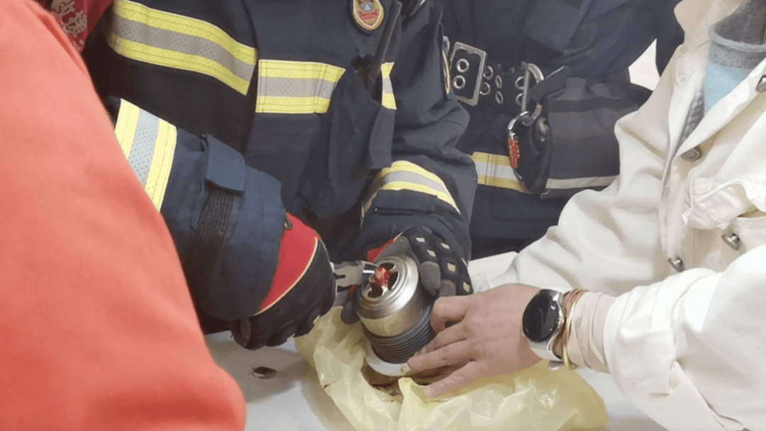 鲜血直流!厨房这个地方利如刀片,不要伸进去! 鲜血直流!厨房这个地方利如刀片,不要伸进去!