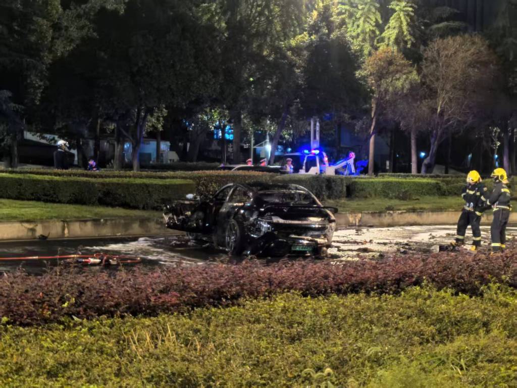 连发数文!雷军一怒之下怒了一下,但也只是怒了一下