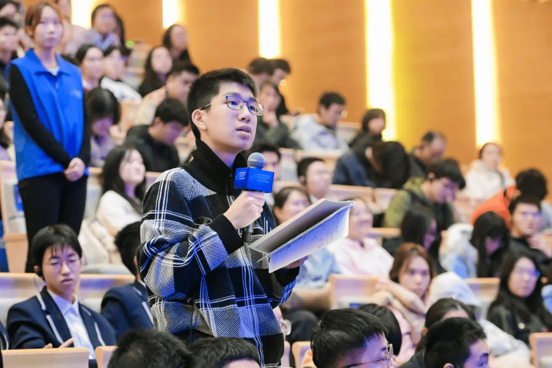 地球之外还有生命吗?诺奖得主给出坚定的回答