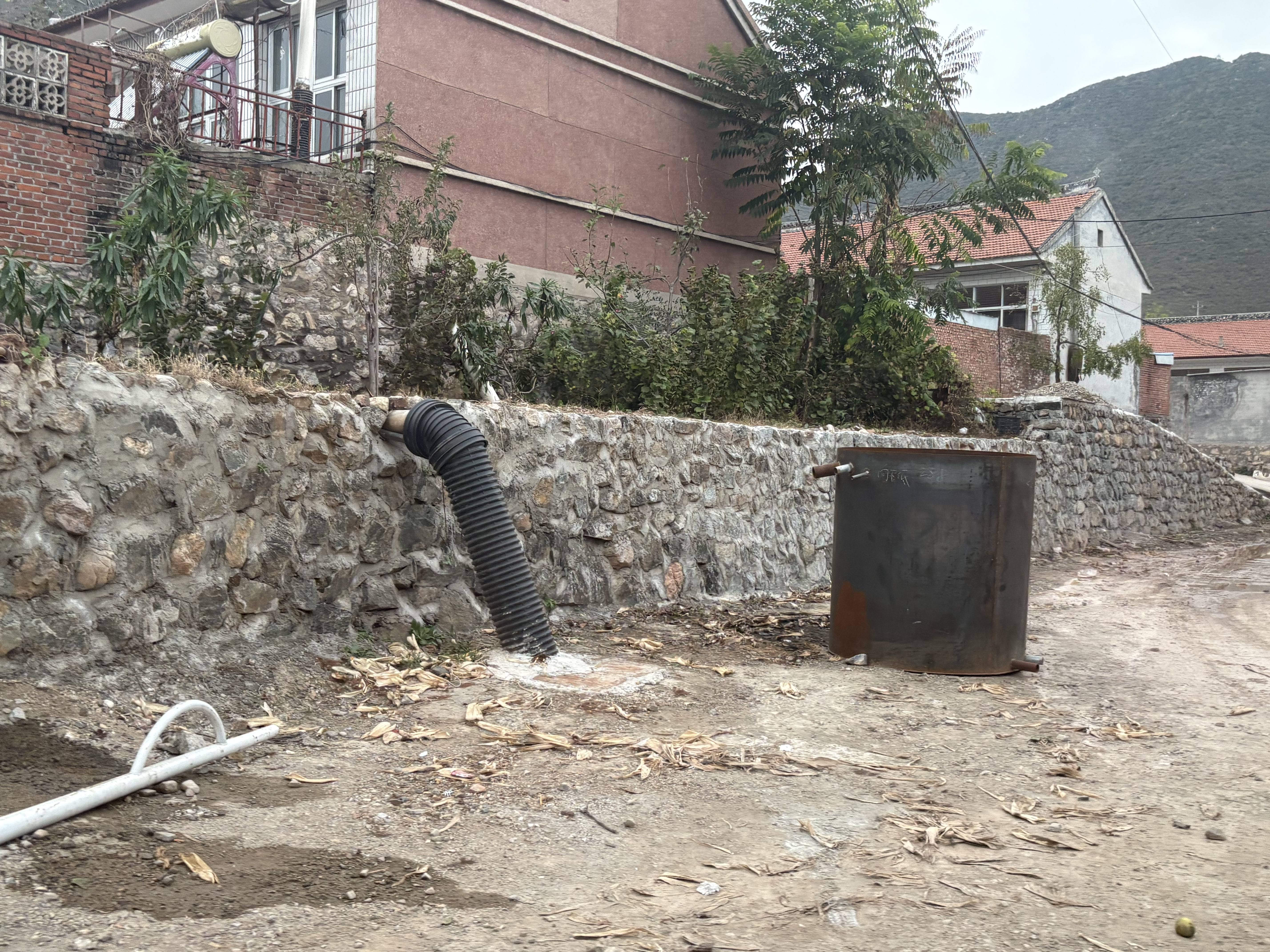 疯狂的“吸金村”:村民大肆盗采地下水,单月耗电上万度