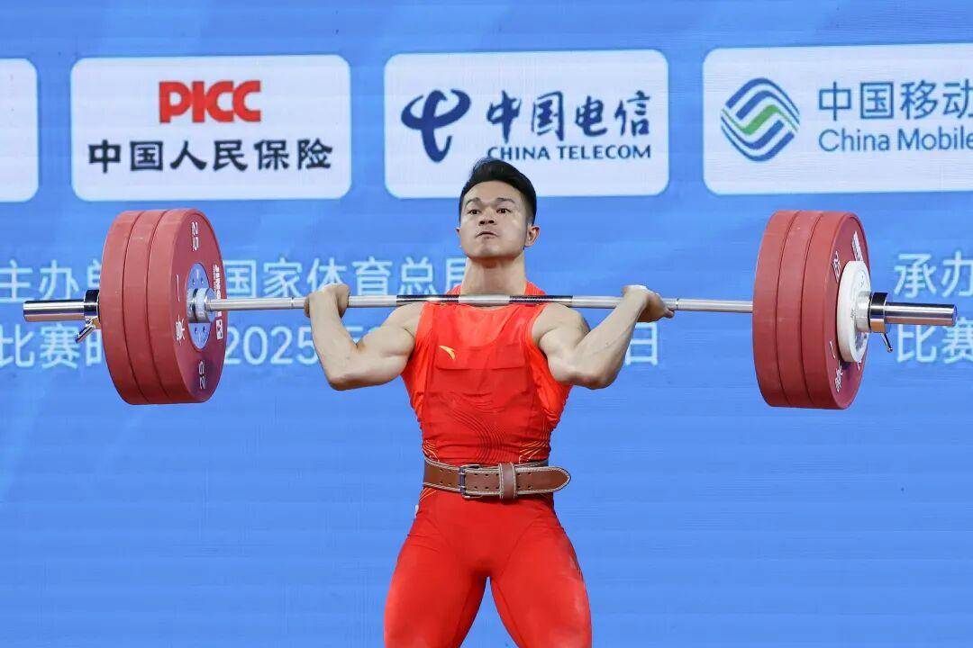 吻别,泪别,不言别:石智勇以托举写就传奇