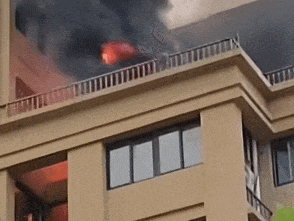 物业温馨提示：公共区域禁止堆放杂物