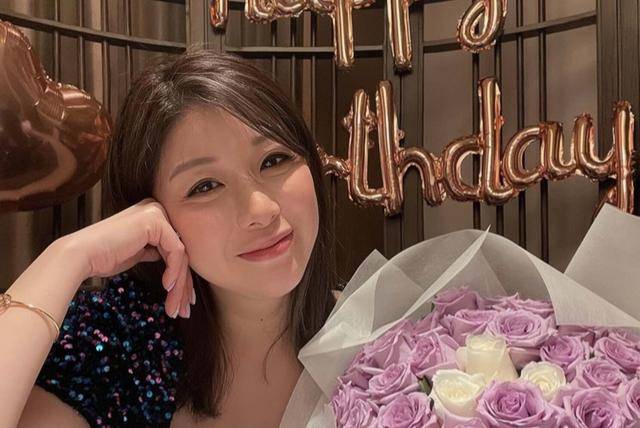 突发！香港知名女星宣布再度离婚，坦言情绪低落痛哭了好几场