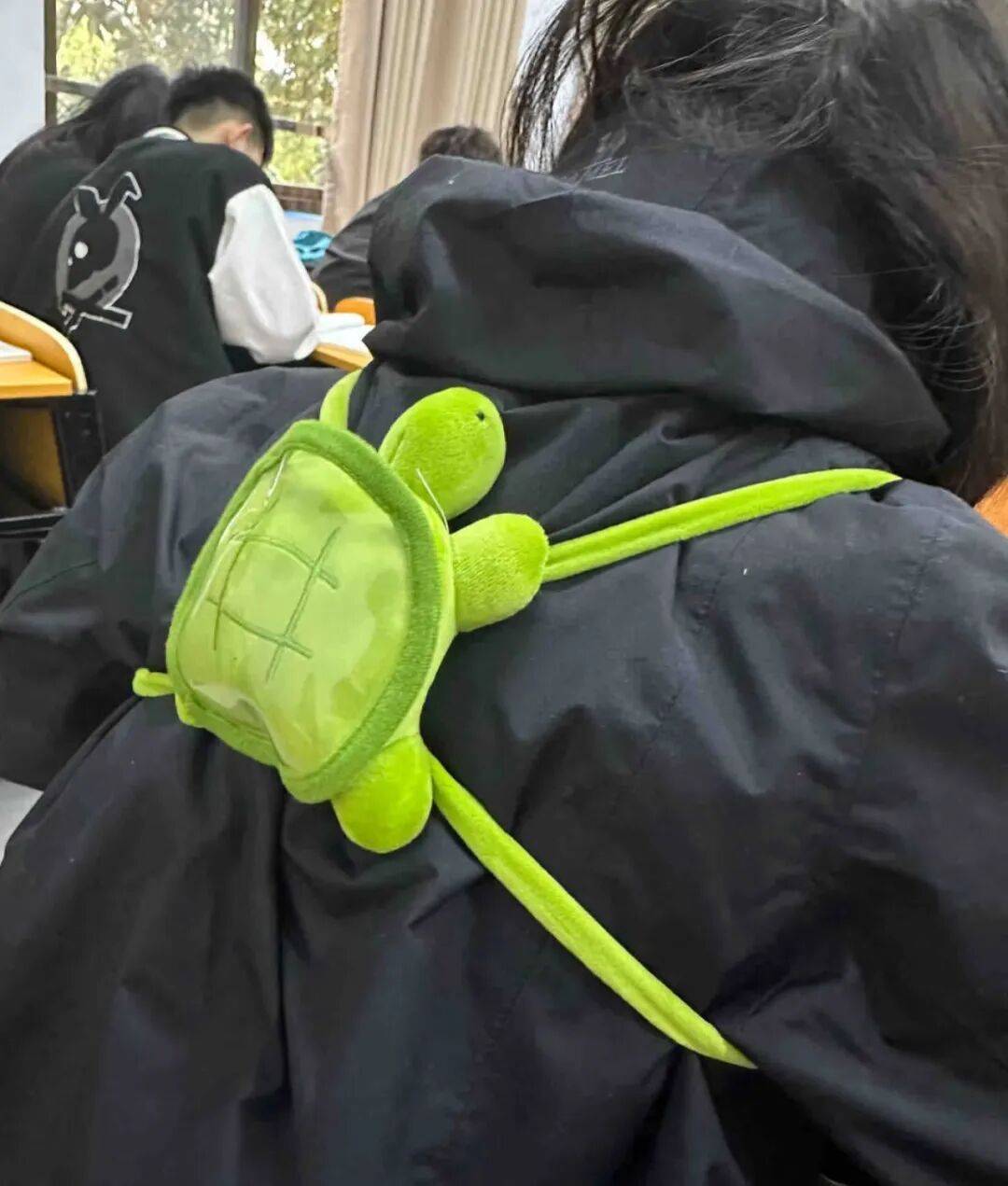 ��־�Ȼ��ͬѧ����һֻ è ȥ�Ͽ���