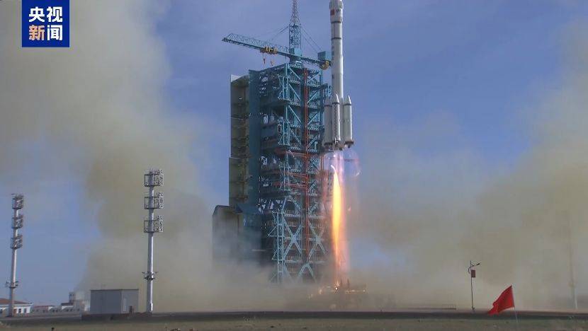 首次应急发射!神舟二十二号飞船发射圆满成功!飞船上装了啥?怎么装?一文揭秘