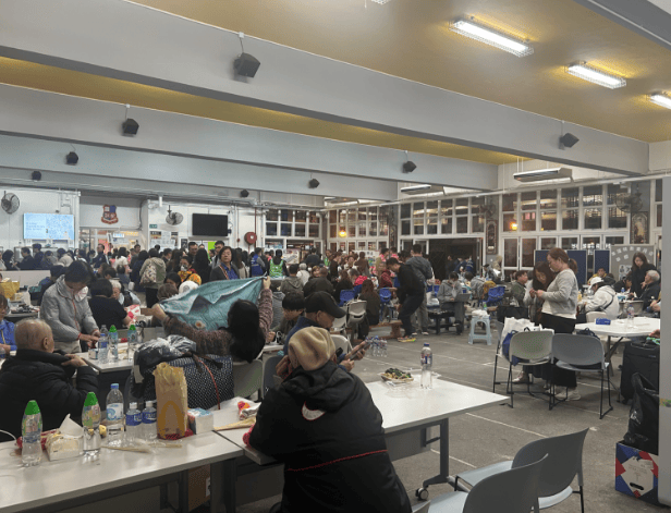 “从年轻住到退休”,住在香港宏福苑里的老人们