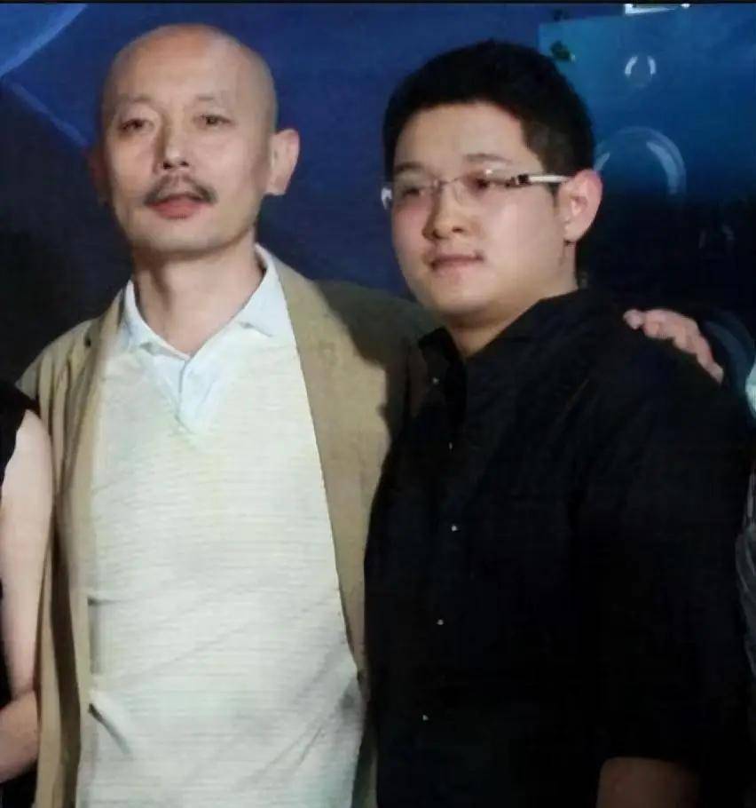 2005 年，演员傅彪患上癌症，冯小刚给了 200 万，张国立给了 40 万，然而，葛优却一毛不拔，可是傅彪的妻子却说：“最感谢的就是葛优 ...