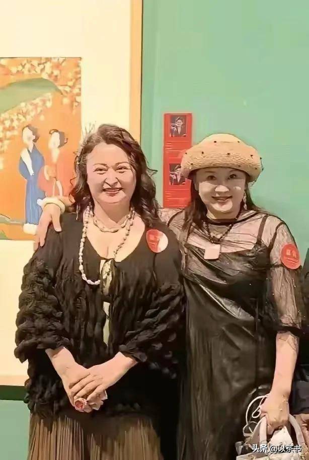 她80年代火遍全国，风光嫁给军委副主席儿子，离婚后却靠卖画谋生
