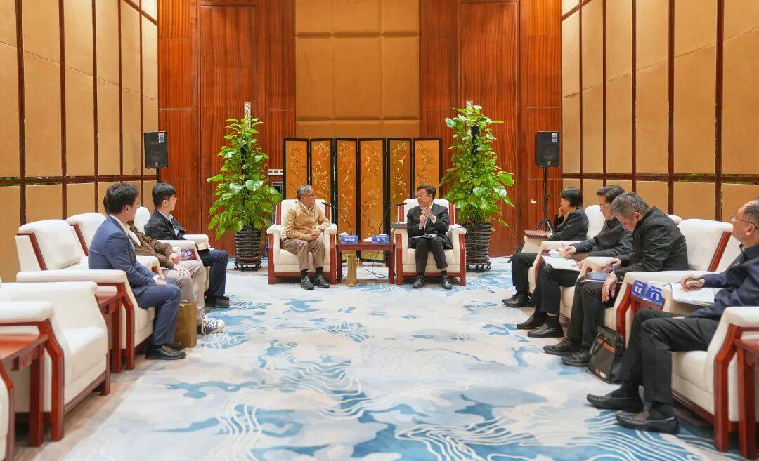鲁伟鼎赴琼参加知名民营企业助力海南自贸港高质量发展大会