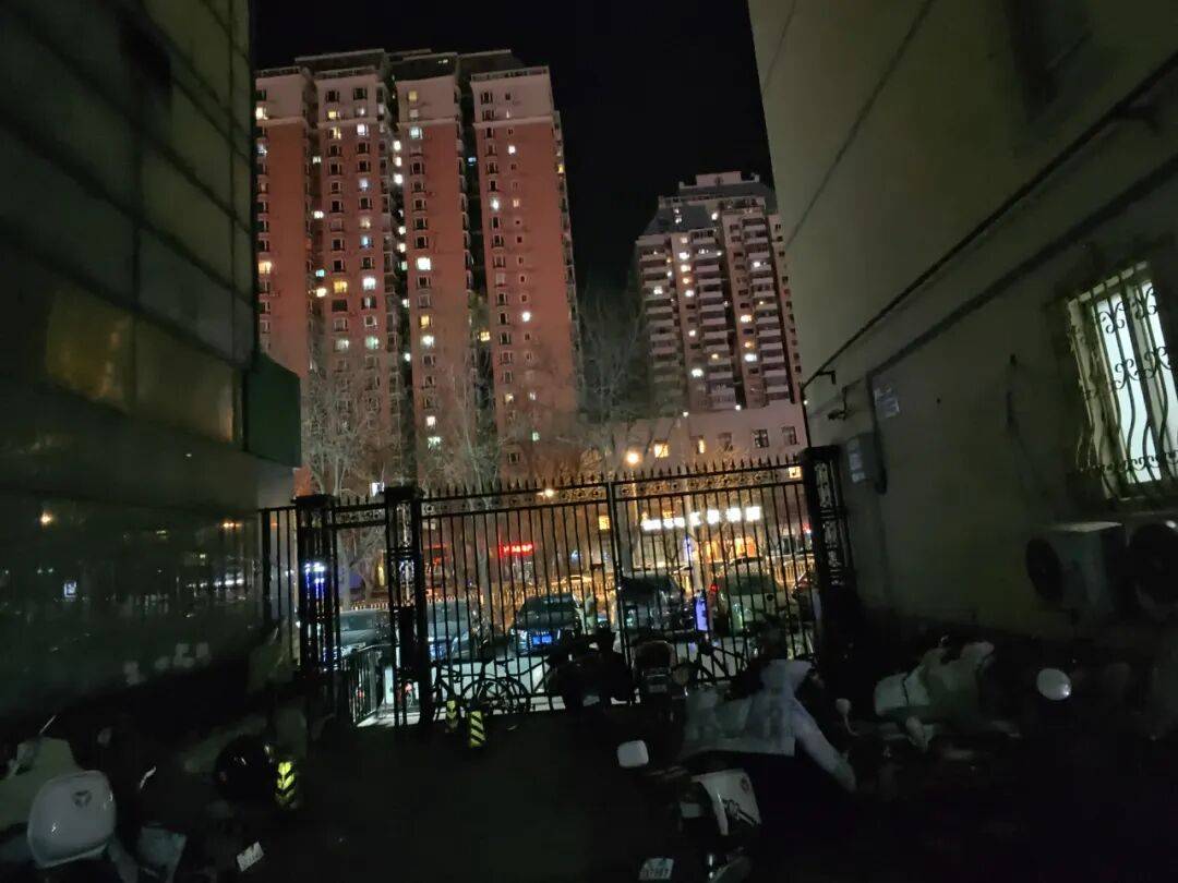 别吹了，AI眼镜没那么神