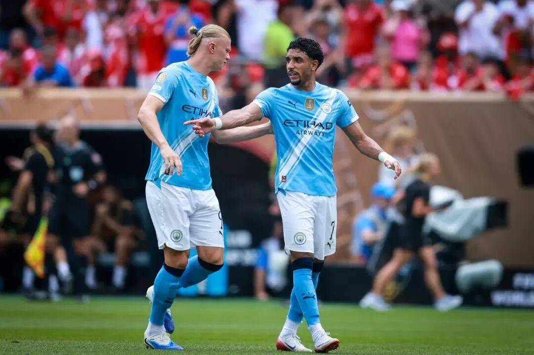 2球炸穿防线+1记神传！瓜帅盛赞梅西未做到，曼城2分逆袭藏何玄机