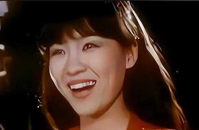 事业巅峰远赴美国,被老外“玩腻”后晚年回国,如今变成了这样!